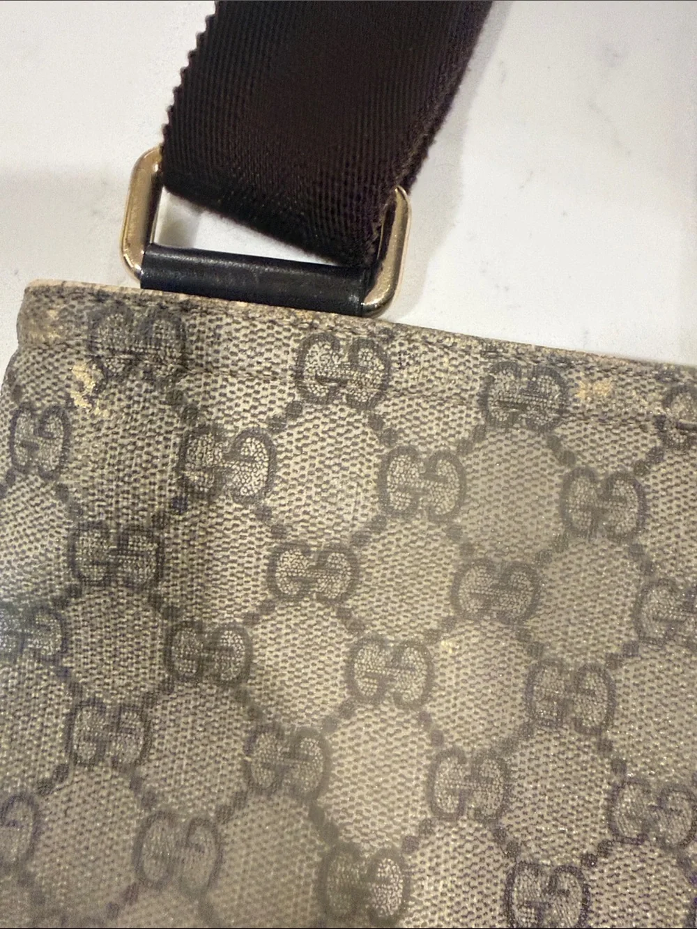 Gucci messenger crafted